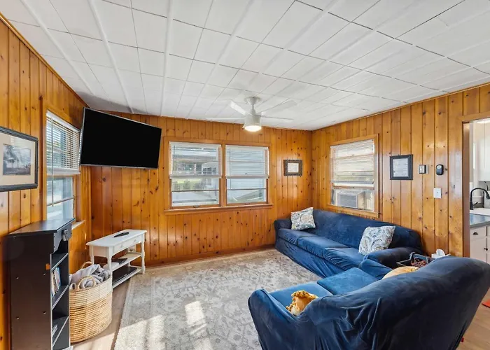 Delavan Retreat W/ Patio On Turtle Lake!